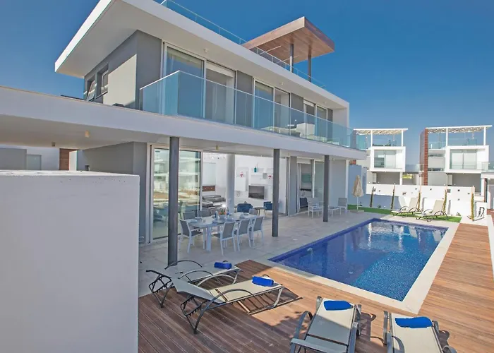 Oli Vine Villas