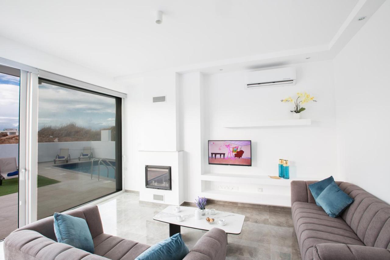 Oli Vine Villa Protarász